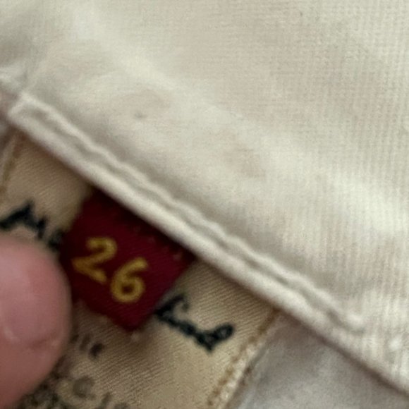 7 For All Mankind - woman’s jean cut-off shorts- Used in good condition, size 26 - Picture 7 of 9